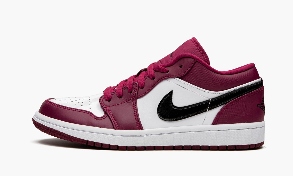 Air Jordan 1 Low "Noble Red" Sneakers
