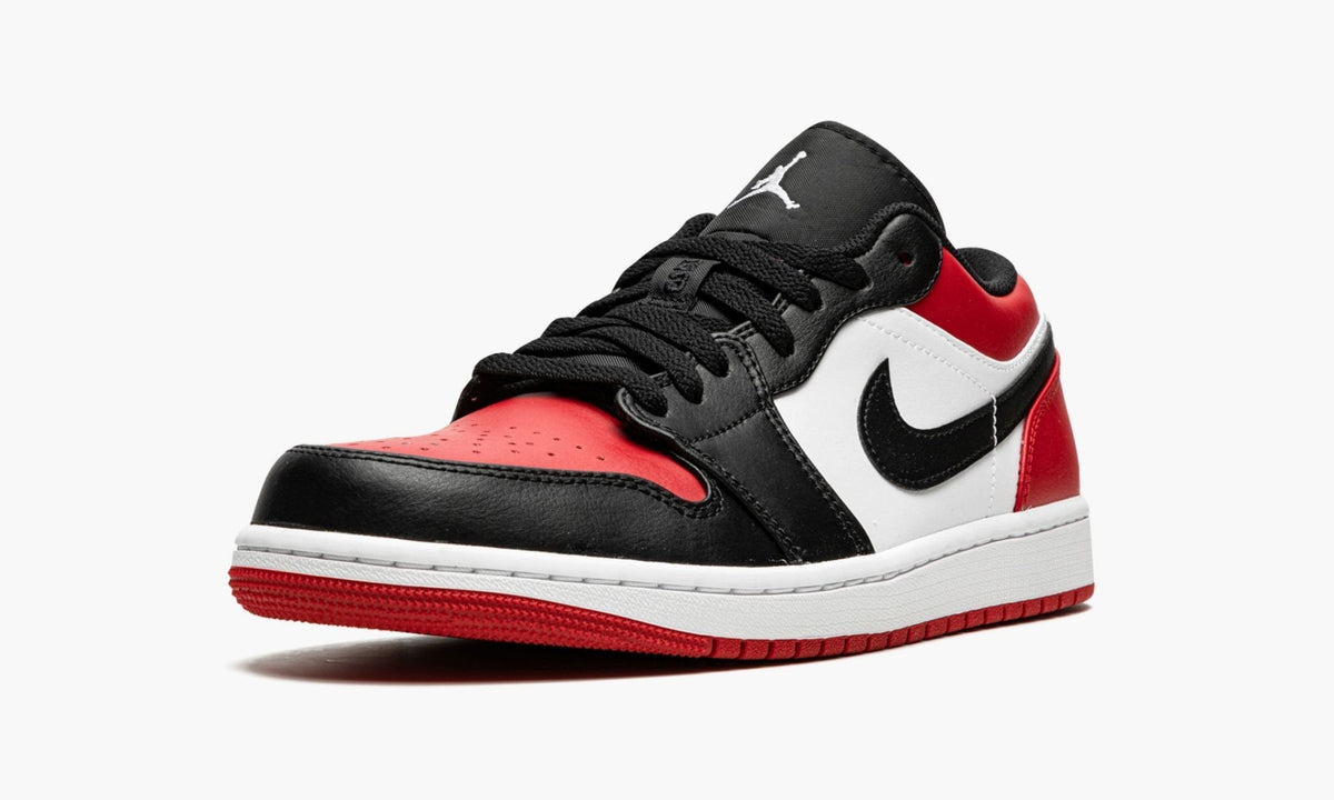Air Jordan 1 Low Bred Toe Sneakers
