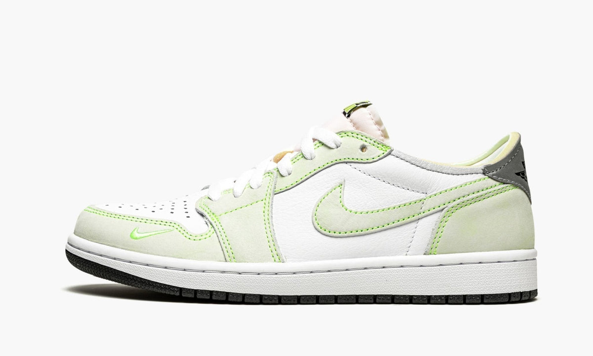 Air Jordan 1 Low OG "Ghost Green" Sneakers