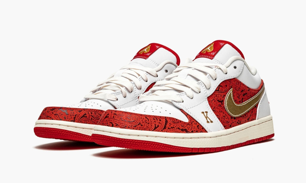 Air Jordan 1 Low SE "Spades" Sneakers
