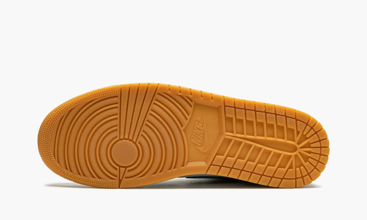 Air Jordan 1 Low SE Barcelona Sneakers