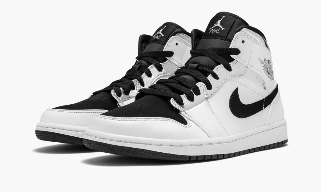 Air Jordan 1 Mid "Alternate Think 16" Sneakers