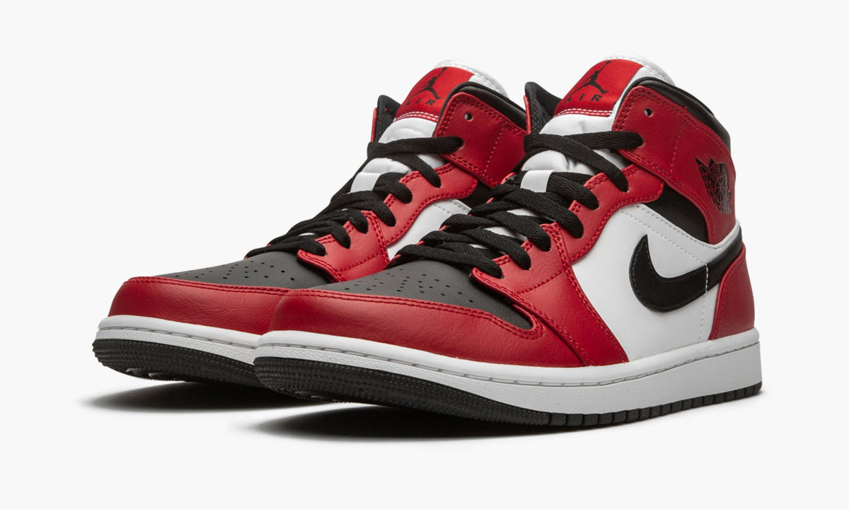 Air Jordan 1 Mid "Chicago Black Toe" Sneakers