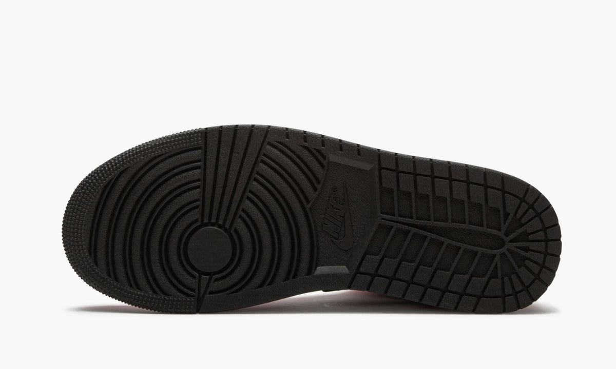 Air Jordan 1 Mid Chicago Black Toe Sneakers