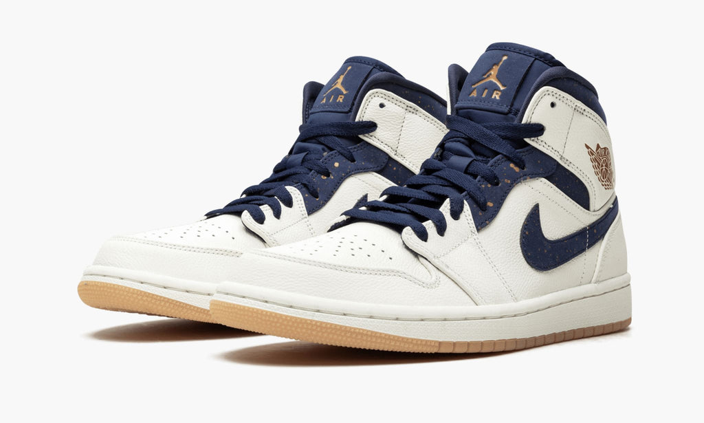 Air Jordan 1 Mid Jeter Sneakers