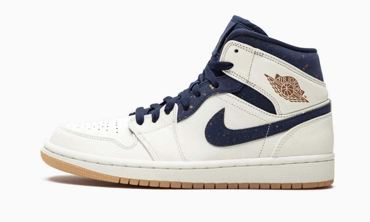 Air Jordan 1 Mid Jeter Sneakers