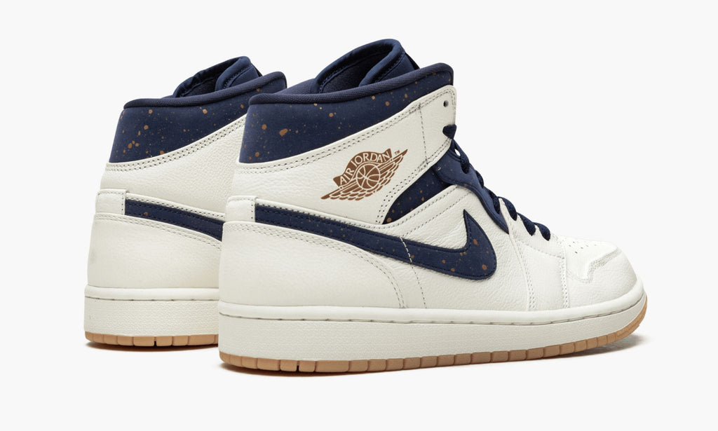 Air Jordan 1 Mid Jeter Sneakers