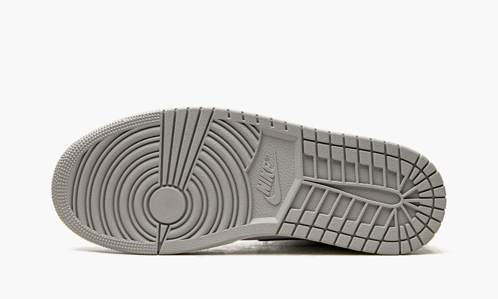 Air Jordan 1 Mid Light Smoke Grey 2.0 Sneakers