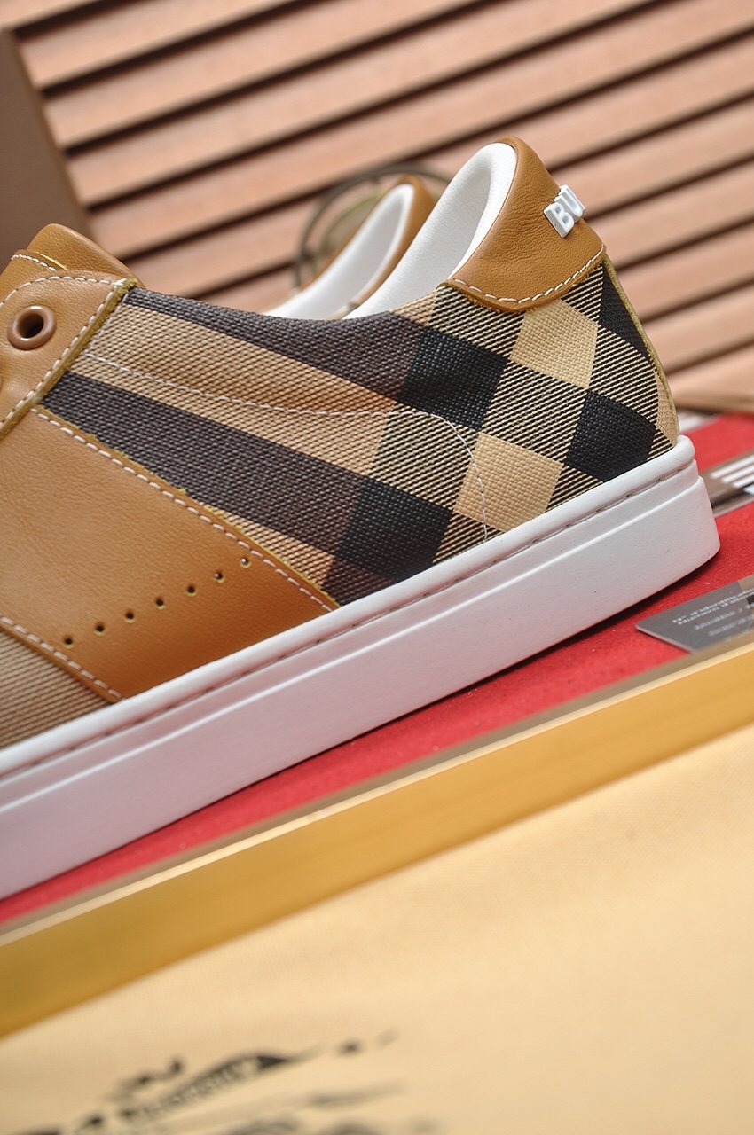 Burberry Tan Plaid Low-Top Sneakers — detail
