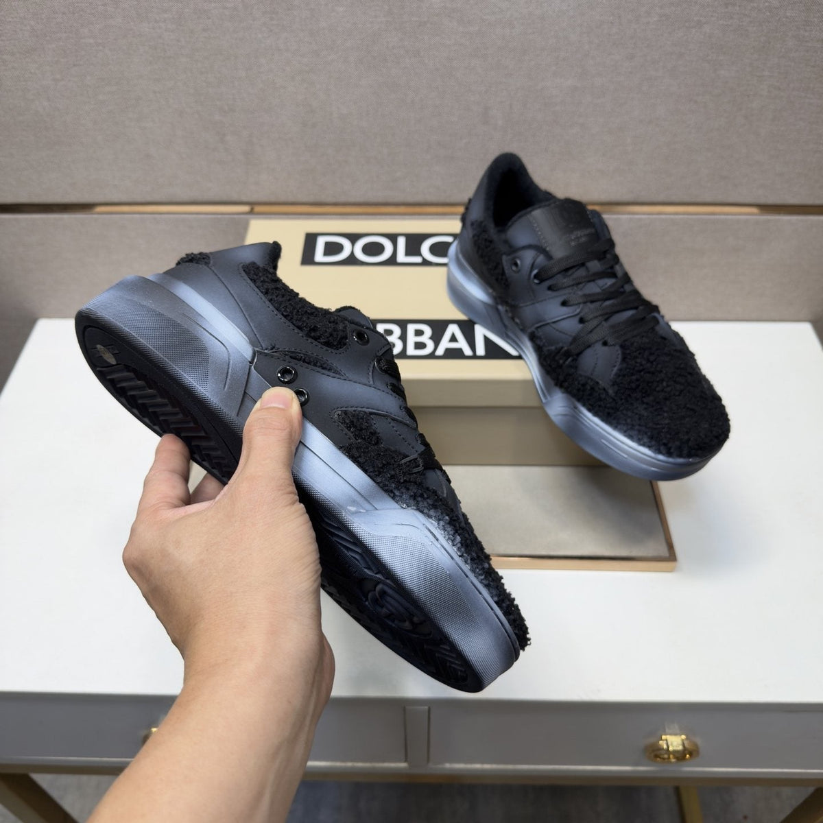 Dolce & Gabbana Black Textured Low-Top Sneakers — detail