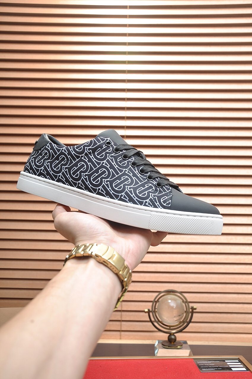 Burberry Black Pattern Low-Top Sneakers — side