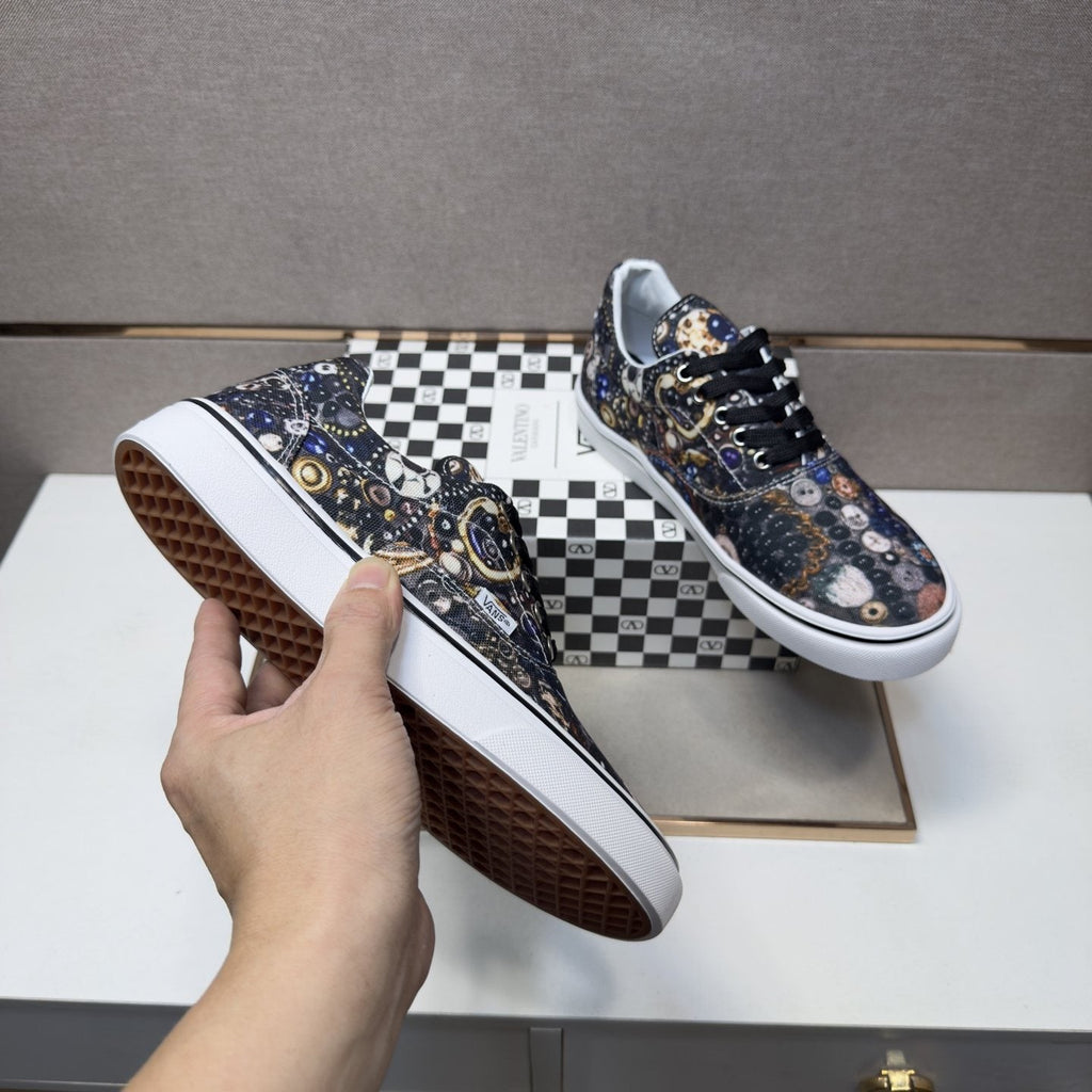 Vans Black Floral Print Low-Top Sneakers — detail