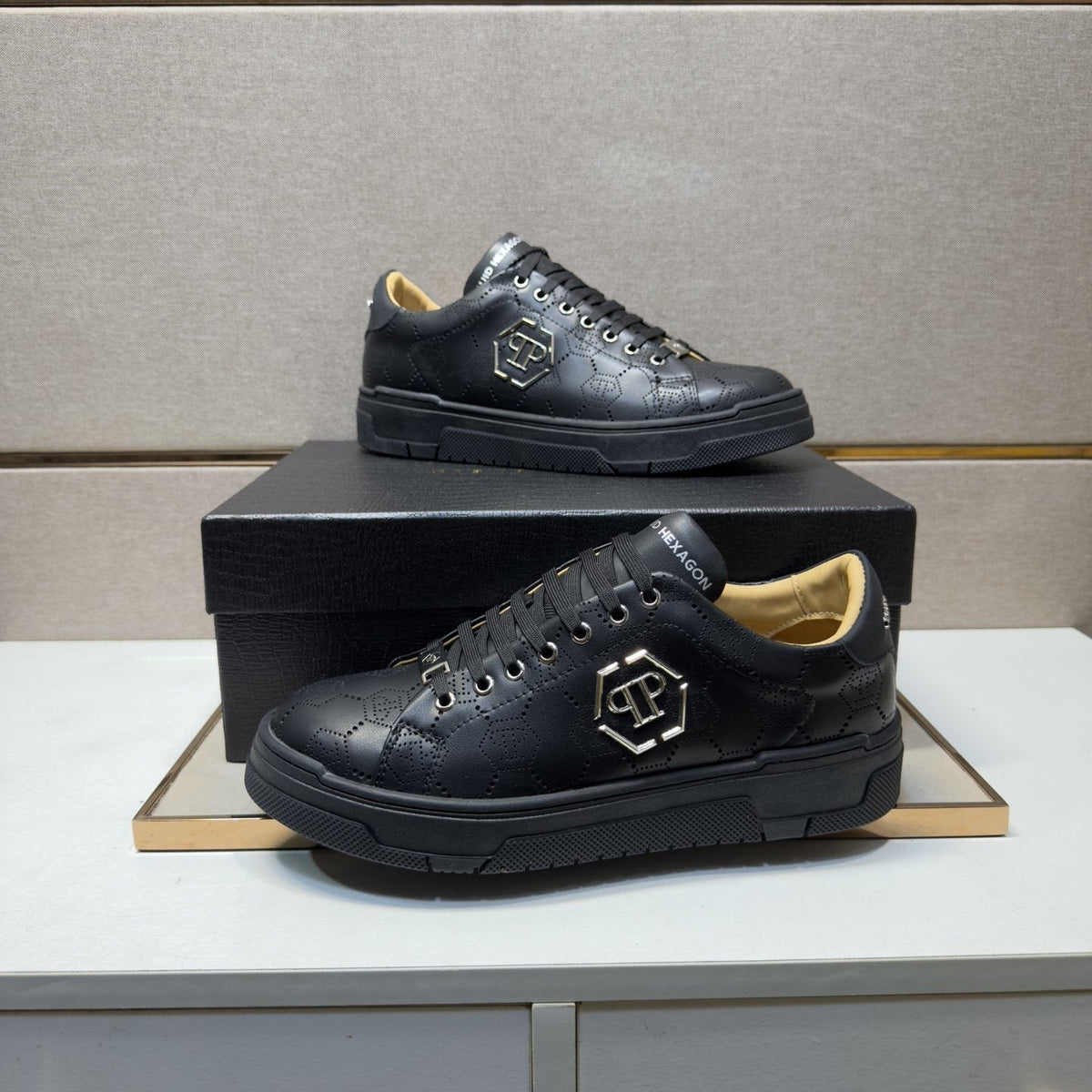 Philipp Plein Textured Low-Top Sneakers — model