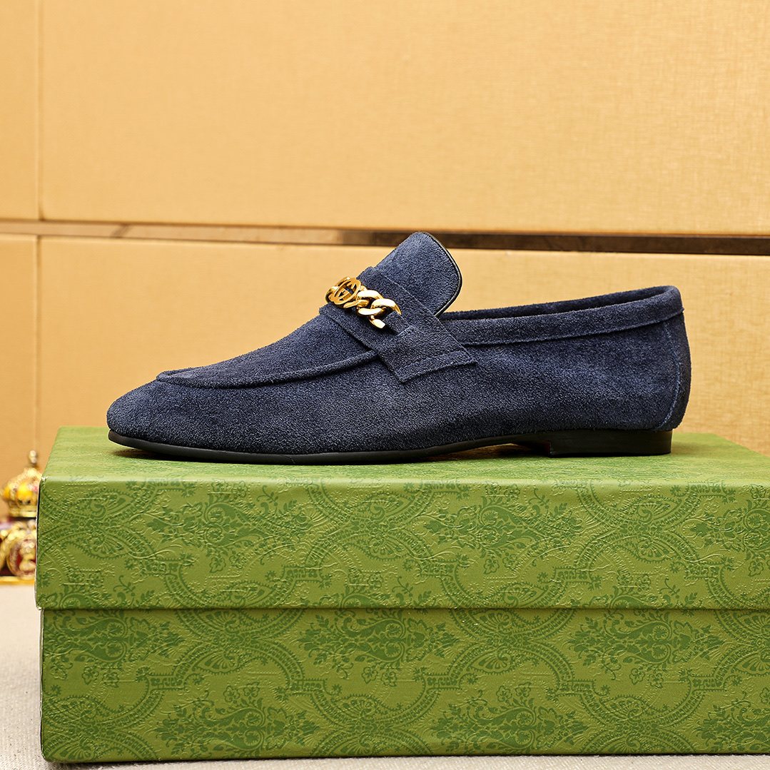 GUCCI Chain Detail Loafers — side