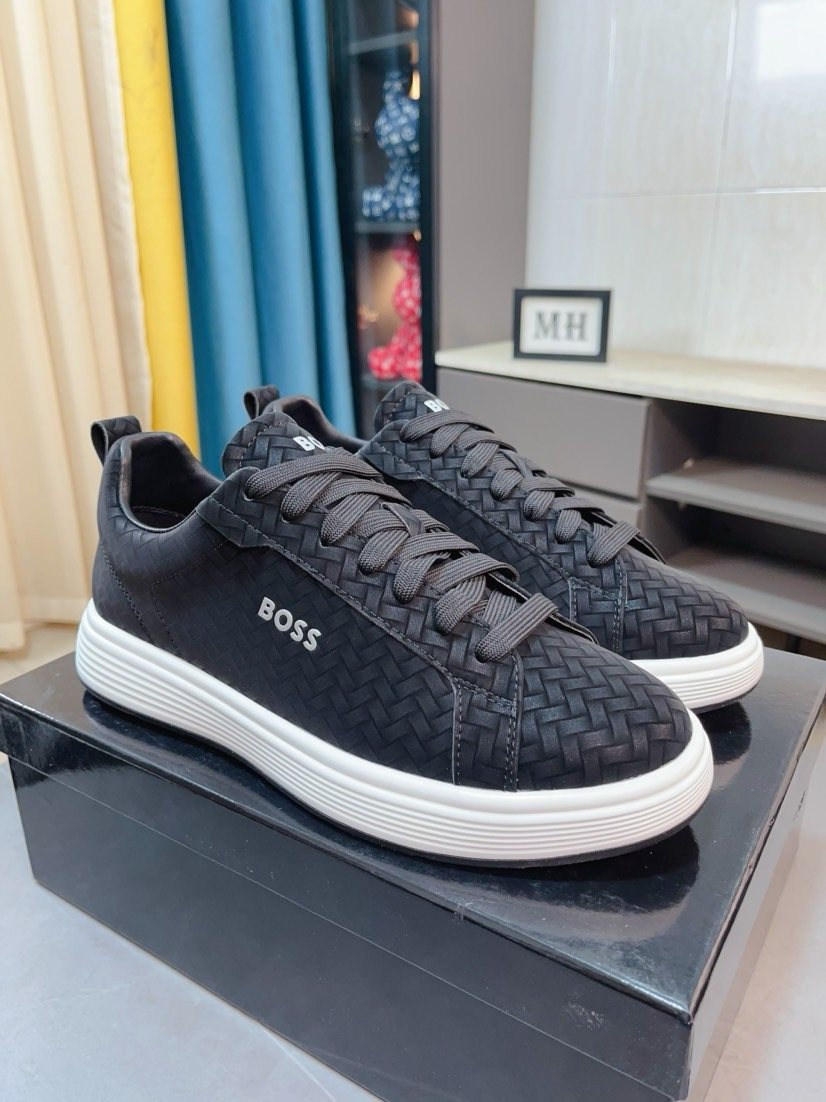 Hugo Boss Textured Low-Top Sneakers — front