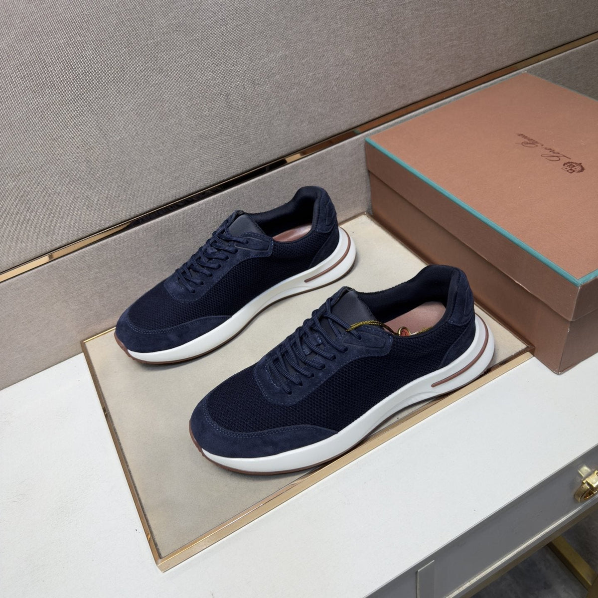 Men's Textured Mesh Casual Sneakers — front