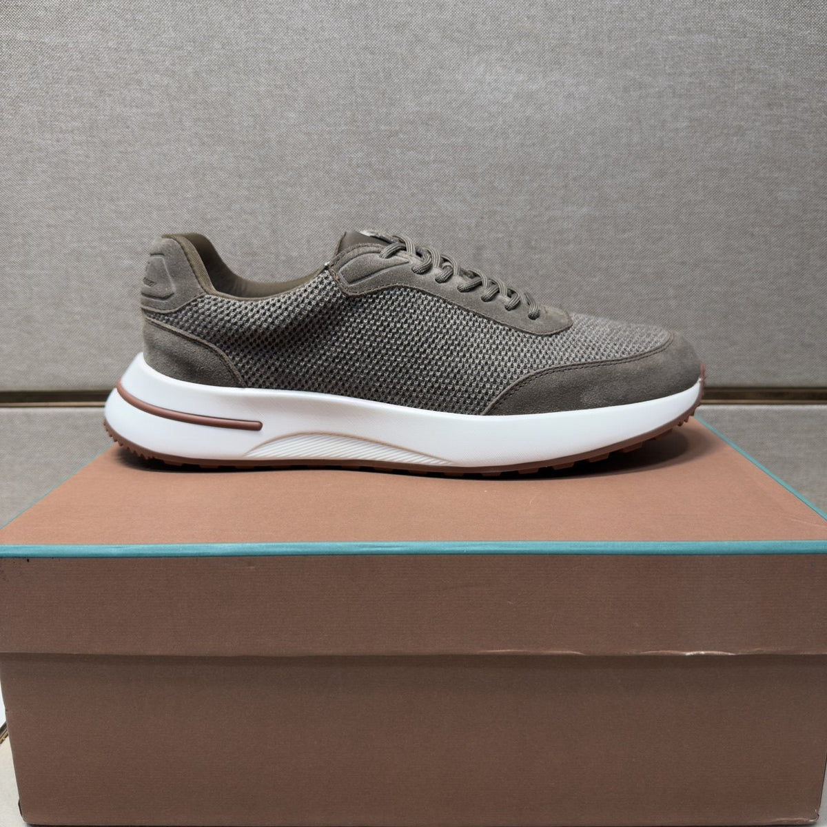 Men's Textured Mesh Casual Sneakers — front